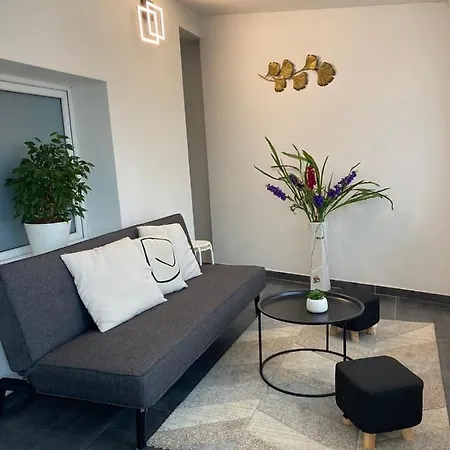 3 In 1 Location Apartment *